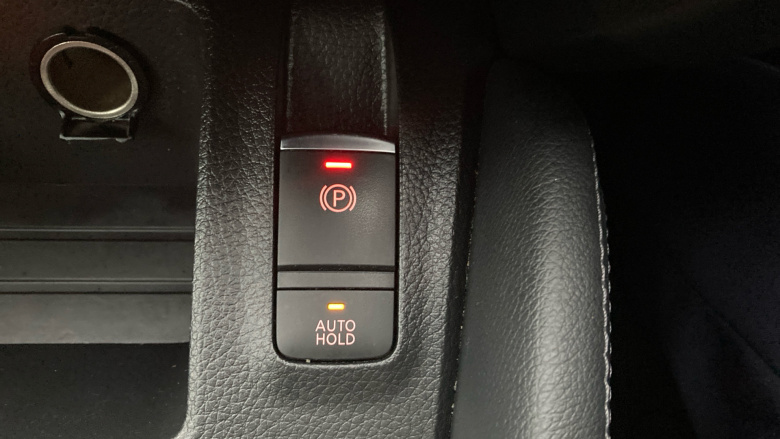 Nissan Qashqai 1.3 DiG-T 160 Tekna 5dr Petrol Hatchback